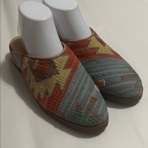 Turkish Wool Kilim Mules – Handmade Leather Slippers Boho Artisan Flats - Picture 2 of 9